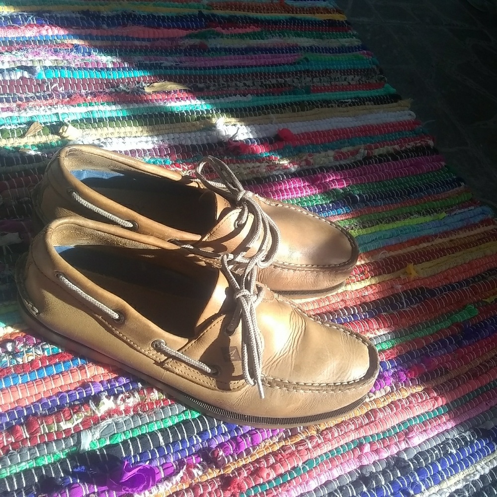Sperry topsider boat shoes